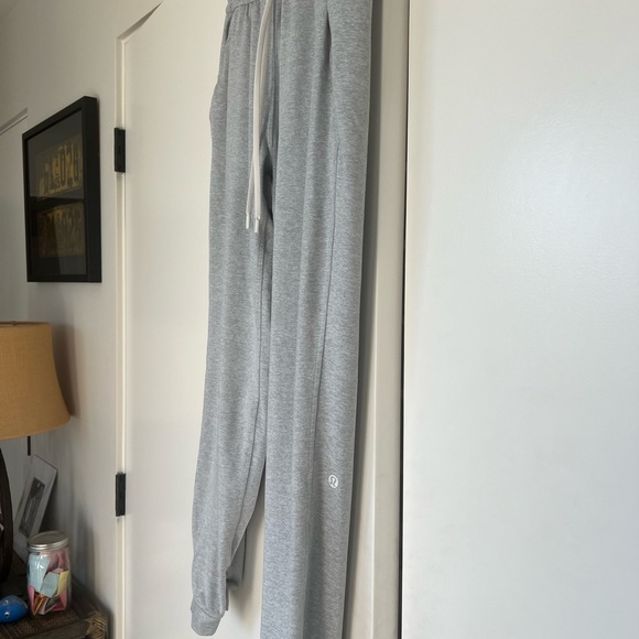 Lululemon soft Jersey Classic fit mid rise jogger - Picture 6 of 10